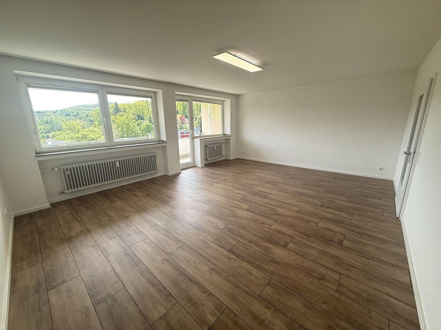 Prenájom bytu 3-izbový 96 m², Virchowstrasse 17, Siegen, Severné Porýnie - Westfálsko Prenájom bytu 3-izbový 96 m², Virchowstrasse 17, Siegen, Severné Porýnie - Westfálsko