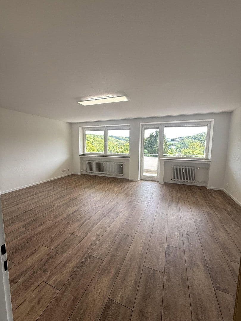 Prenájom bytu 3-izbový 96 m², Virchowstrasse 17, Siegen, Severné Porýnie - Westfálsko Prenájom bytu 3-izbový 96 m², Virchowstrasse 17, Siegen, Severné Porýnie - Westfálsko