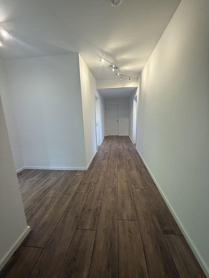 Prenájom bytu 3-izbový 96 m², Virchowstrasse 17, Siegen, Severné Porýnie - Westfálsko Prenájom bytu 3-izbový 96 m², Virchowstrasse 17, Siegen, Severné Porýnie - Westfálsko