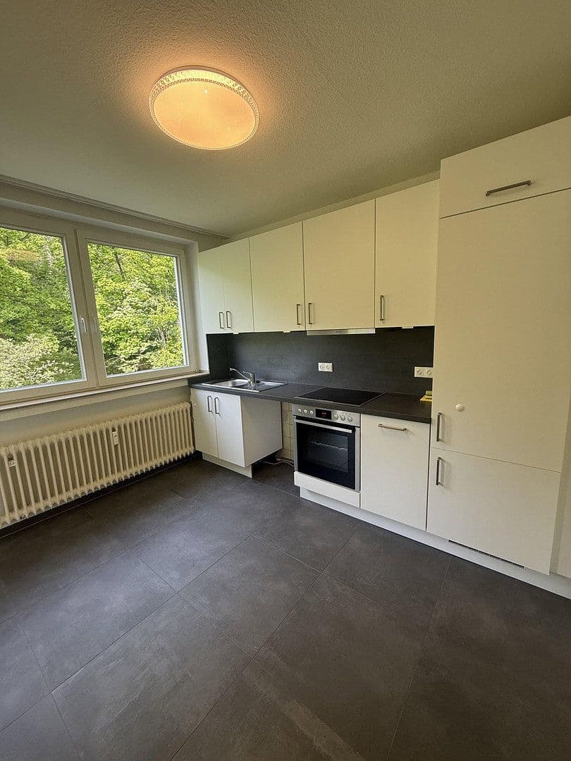 Prenájom bytu 3-izbový 96 m², Virchowstrasse 17, Siegen, Severné Porýnie - Westfálsko Prenájom bytu 3-izbový 96 m², Virchowstrasse 17, Siegen, Severné Porýnie - Westfálsko