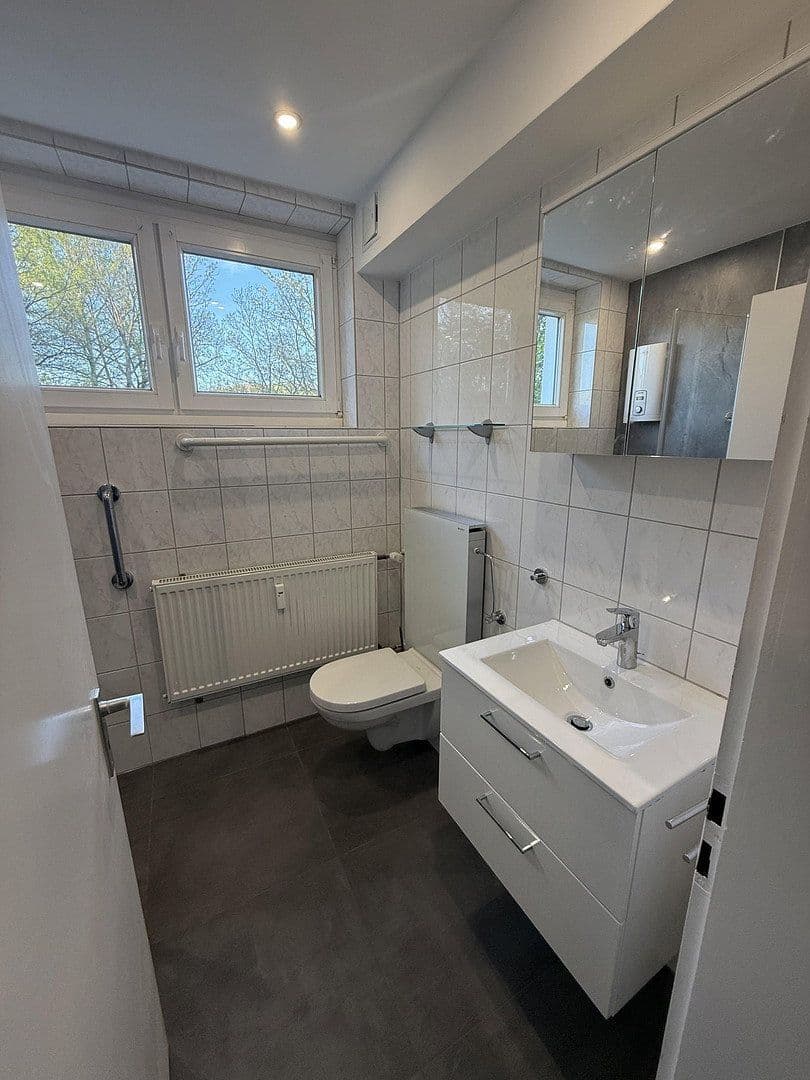 Prenájom bytu 3-izbový 96 m², Virchowstrasse 17, Siegen, Severné Porýnie - Westfálsko Prenájom bytu 3-izbový 96 m², Virchowstrasse 17, Siegen, Severné Porýnie - Westfálsko