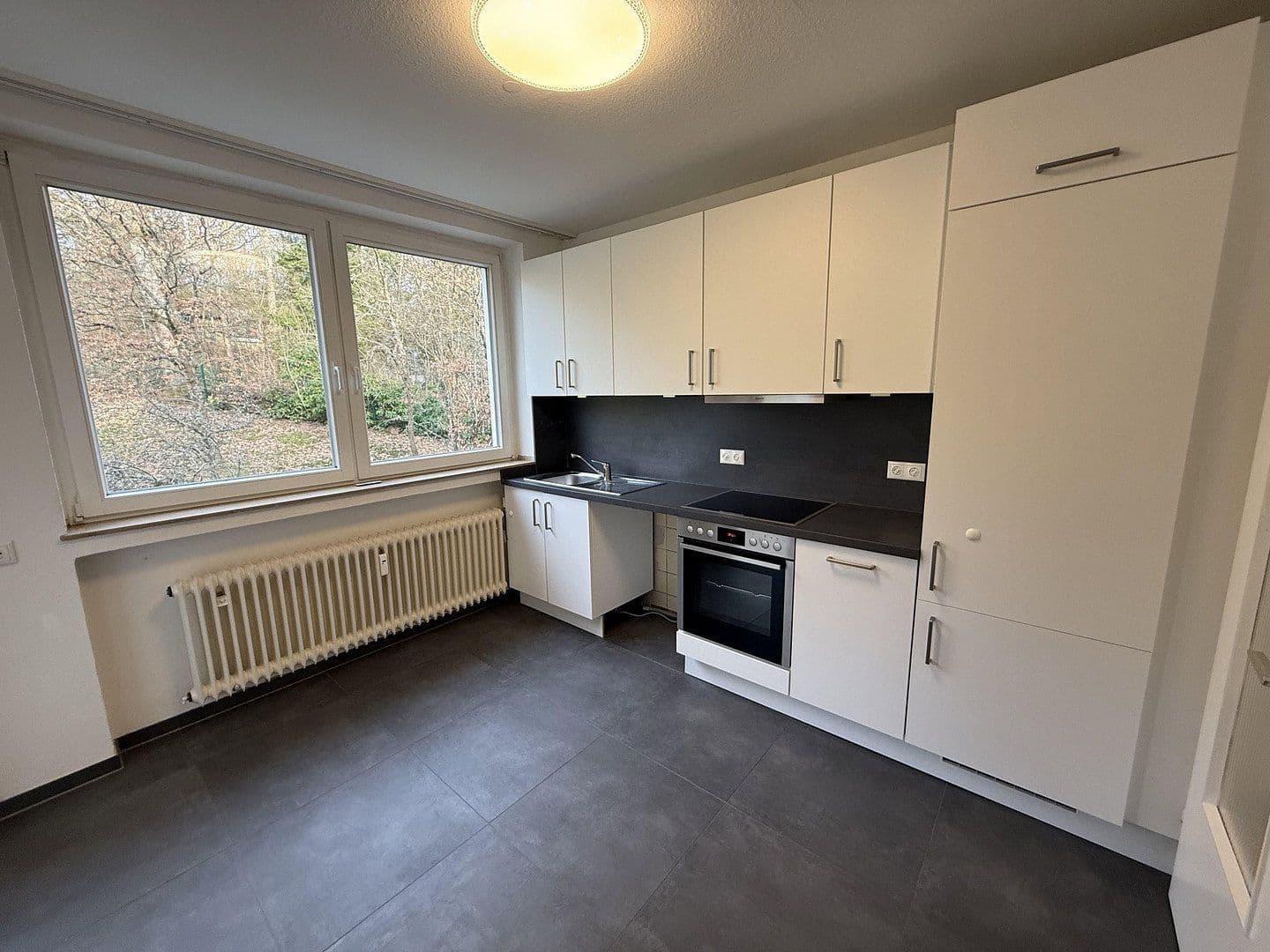 Prenájom bytu 3-izbový 96 m², Virchowstrasse 17, Siegen, Severné Porýnie - Westfálsko Prenájom bytu 3-izbový 96 m², Virchowstrasse 17, Siegen, Severné Porýnie - Westfálsko