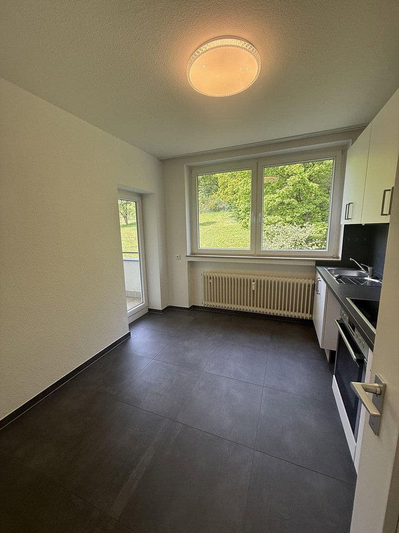 Prenájom bytu 3-izbový 96 m², Virchowstrasse 17, Siegen, Severné Porýnie - Westfálsko Prenájom bytu 3-izbový 96 m², Virchowstrasse 17, Siegen, Severné Porýnie - Westfálsko