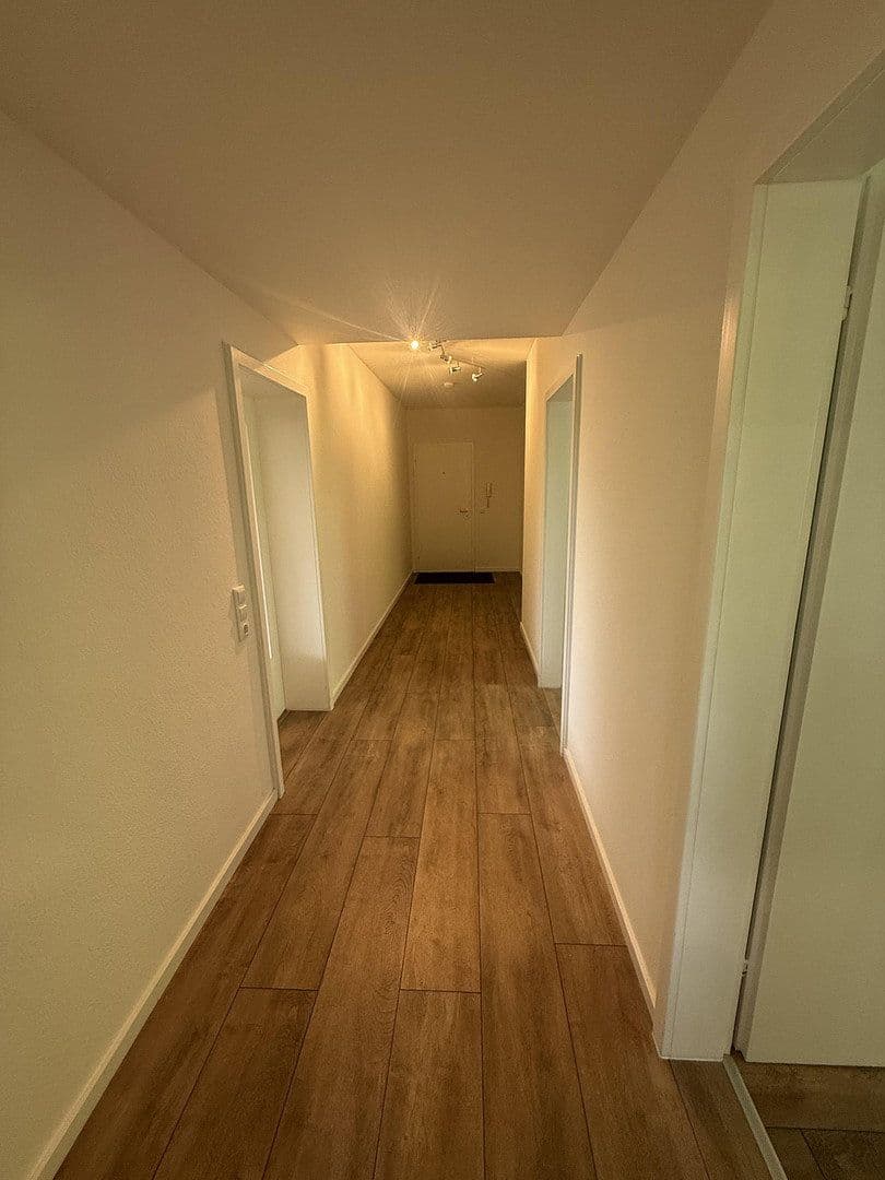 Prenájom bytu 3-izbový 96 m², Virchowstrasse 17, Siegen, Severné Porýnie - Westfálsko Prenájom bytu 3-izbový 96 m², Virchowstrasse 17, Siegen, Severné Porýnie - Westfálsko