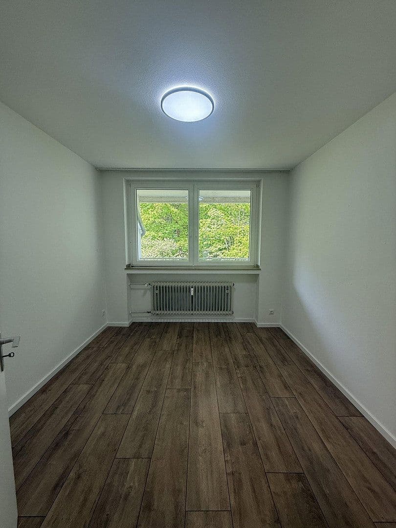 Prenájom bytu 3-izbový 96 m², Virchowstrasse 17, Siegen, Severné Porýnie - Westfálsko Prenájom bytu 3-izbový 96 m², Virchowstrasse 17, Siegen, Severné Porýnie - Westfálsko