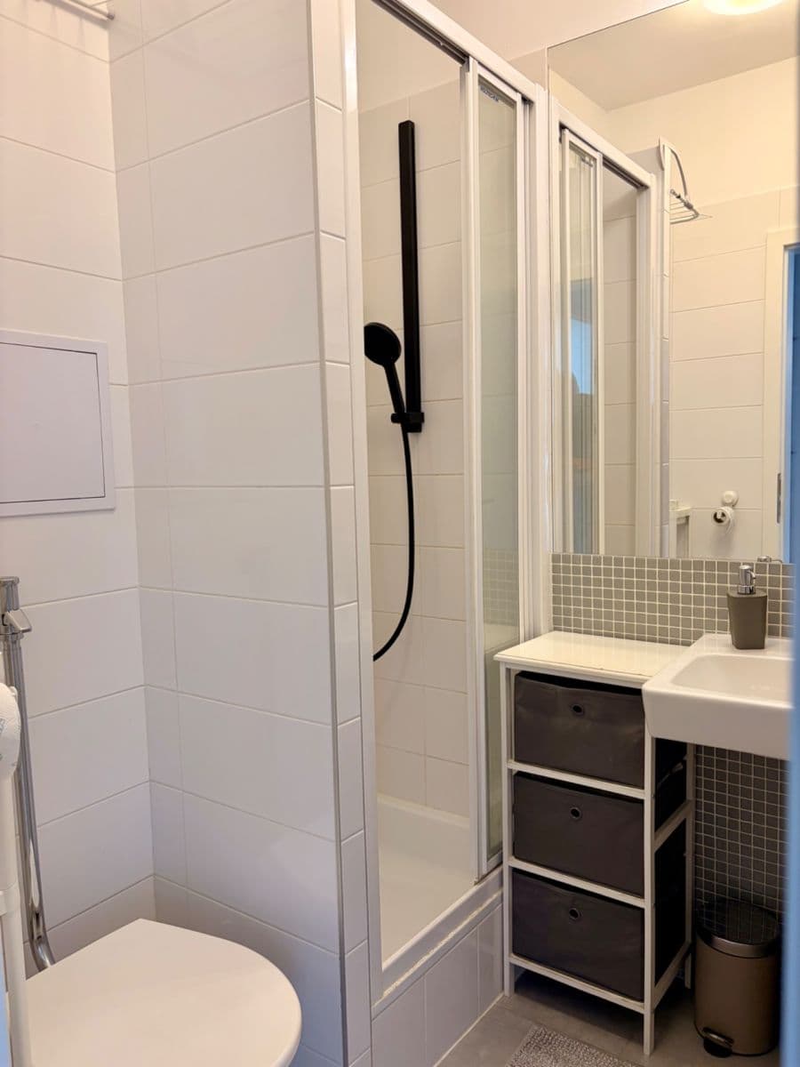 Prenájom bytu 1-izbový 28 m², Hornoměcholupská, Praha, Praha Prenájom bytu 1-izbový 28 m², Hornoměcholupská, Praha, Praha