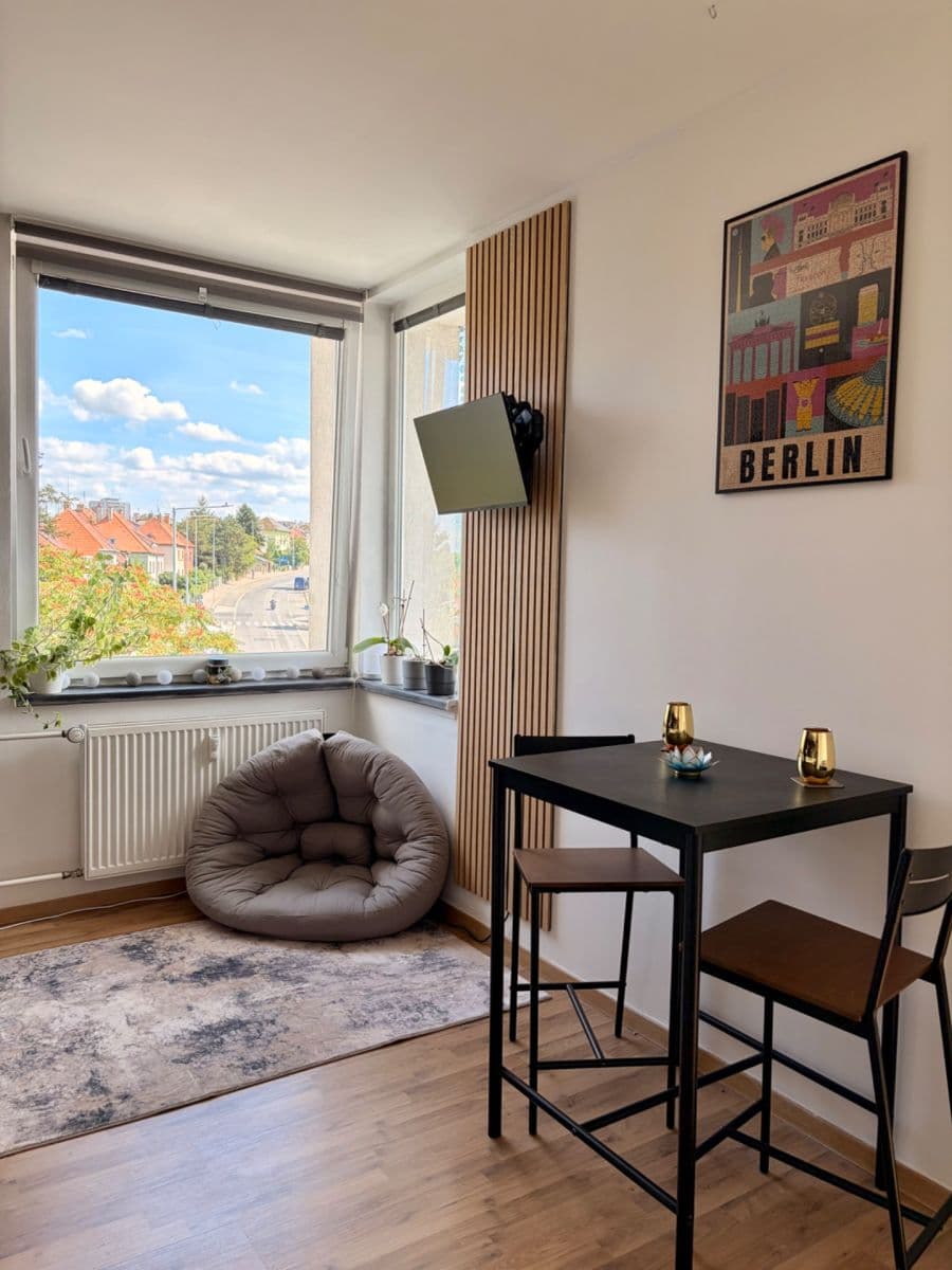 Prenájom bytu 1-izbový 28 m², Hornoměcholupská, Praha, Praha Prenájom bytu 1-izbový 28 m², Hornoměcholupská, Praha, Praha