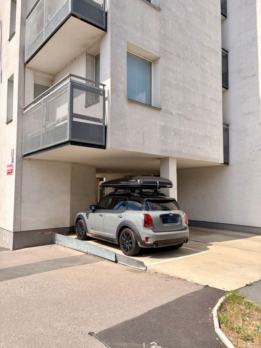 Prenájom bytu 1-izbový 28 m², Hornoměcholupská, Praha, Praha Prenájom bytu 1-izbový 28 m², Hornoměcholupská, Praha, Praha