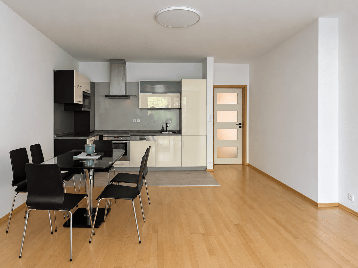 Prenájom bytu 3-izbový 105 m², Kališnická, Praha, Praha Prenájom bytu 3-izbový 105 m², Kališnická, Praha, Praha