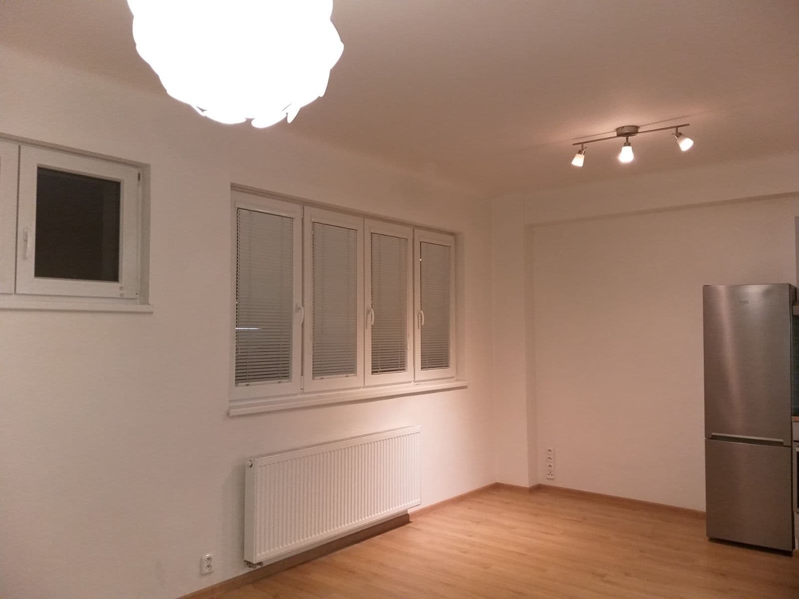 Prenájom bytu 2-izbový 42 m², Osadní, Praha, Praha Prenájom bytu 2-izbový 42 m², Osadní, Praha, Praha