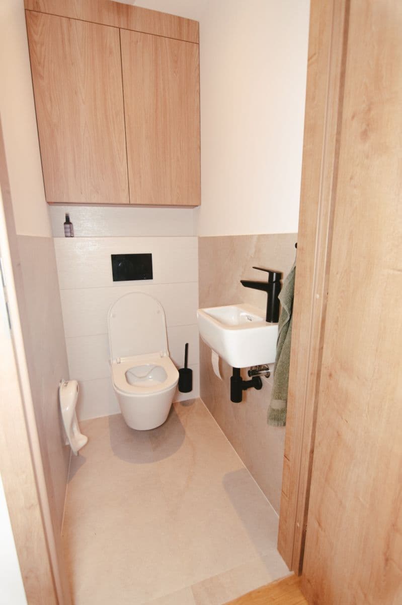 Predaj bytu 3-izbový 96 m², Vodnická, Praha, Praha Predaj bytu 3-izbový 96 m², Vodnická, Praha, Praha