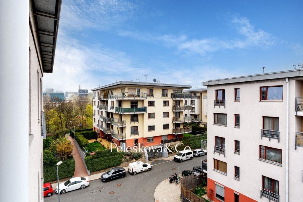Prenájom garáže 18 m², Praha, Praha Prenájom garáže 18 m², Praha, Praha