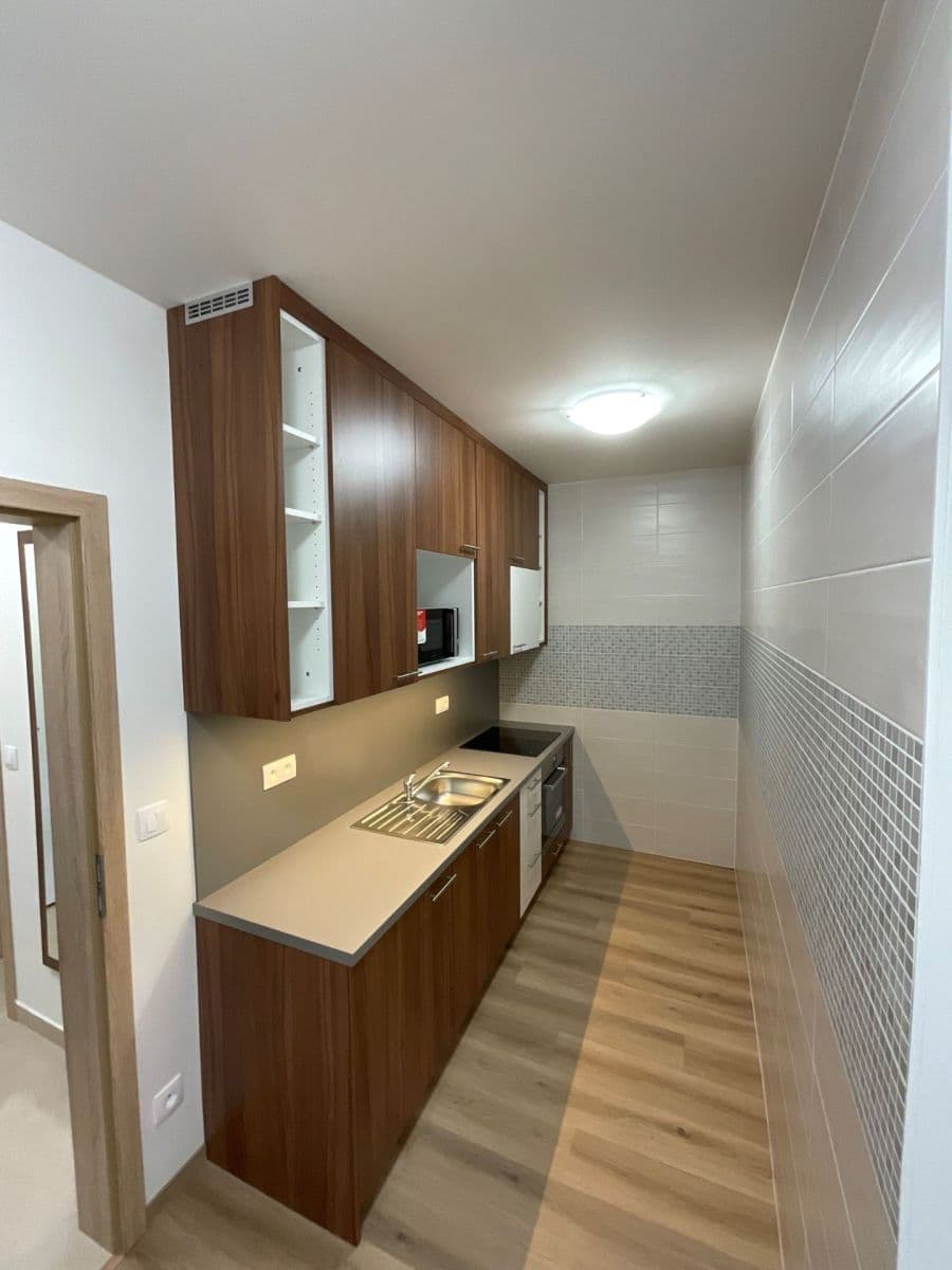 Prenájom bytu 1-izbový 40 m², Žitavská, Jihlava, Kraj Vysočina Prenájom bytu 1-izbový 40 m², Žitavská, Jihlava, Kraj Vysočina