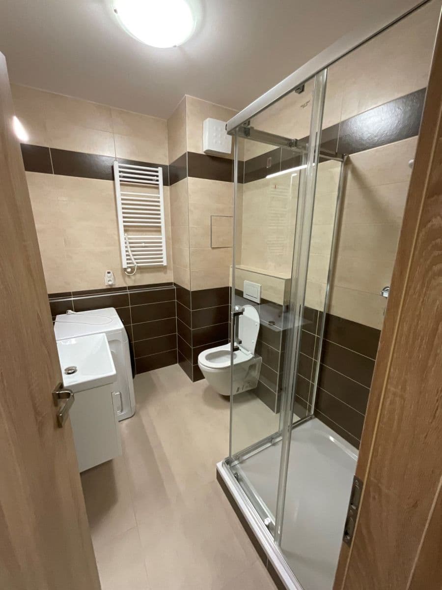Prenájom bytu 1-izbový 40 m², Žitavská, Jihlava, Kraj Vysočina Prenájom bytu 1-izbový 40 m², Žitavská, Jihlava, Kraj Vysočina