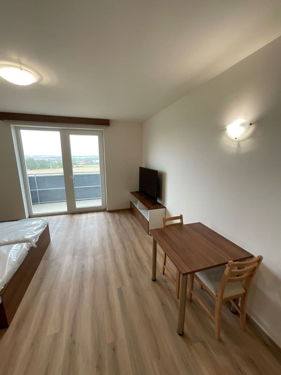Prenájom bytu 1-izbový 40 m², Žitavská, Jihlava, Kraj Vysočina Prenájom bytu 1-izbový 40 m², Žitavská, Jihlava, Kraj Vysočina