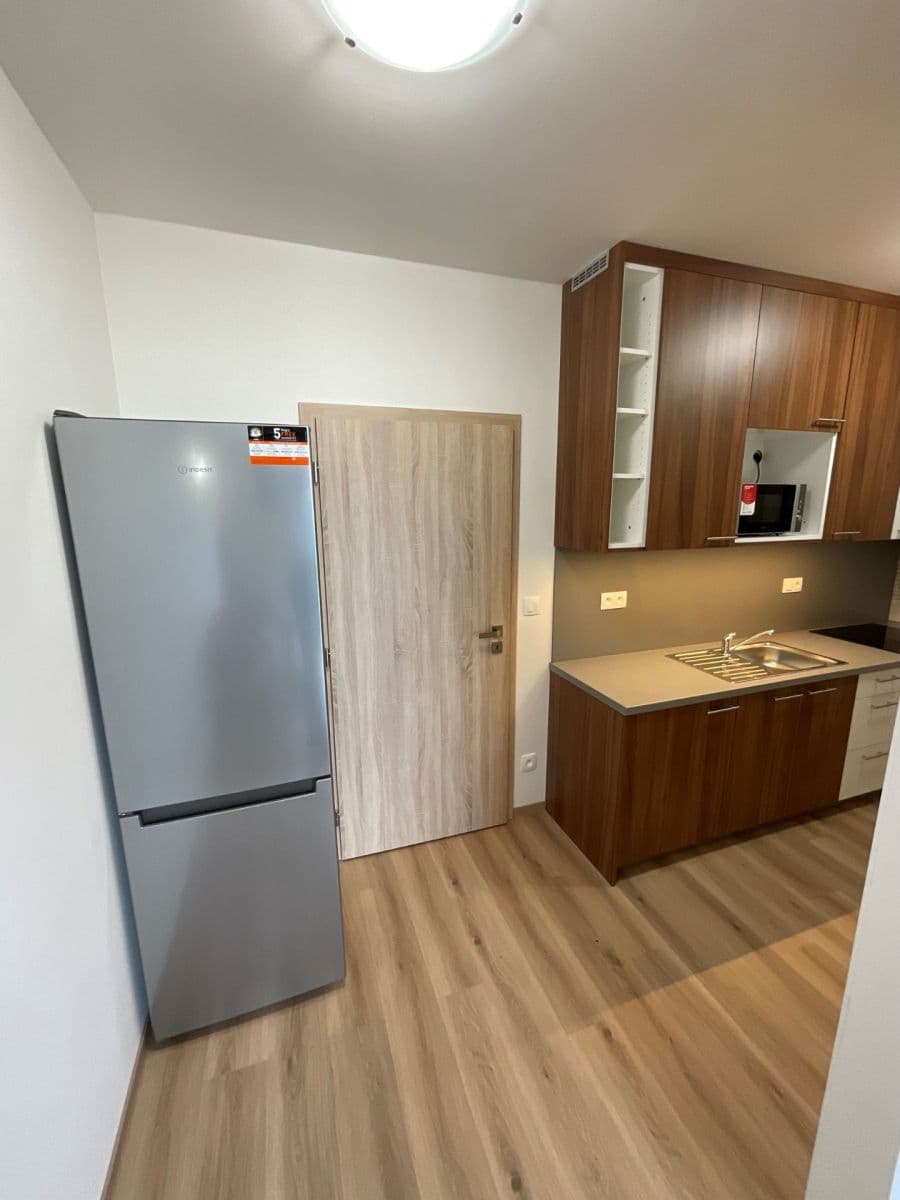 Prenájom bytu 1-izbový 40 m², Žitavská, Jihlava, Kraj Vysočina Prenájom bytu 1-izbový 40 m², Žitavská, Jihlava, Kraj Vysočina