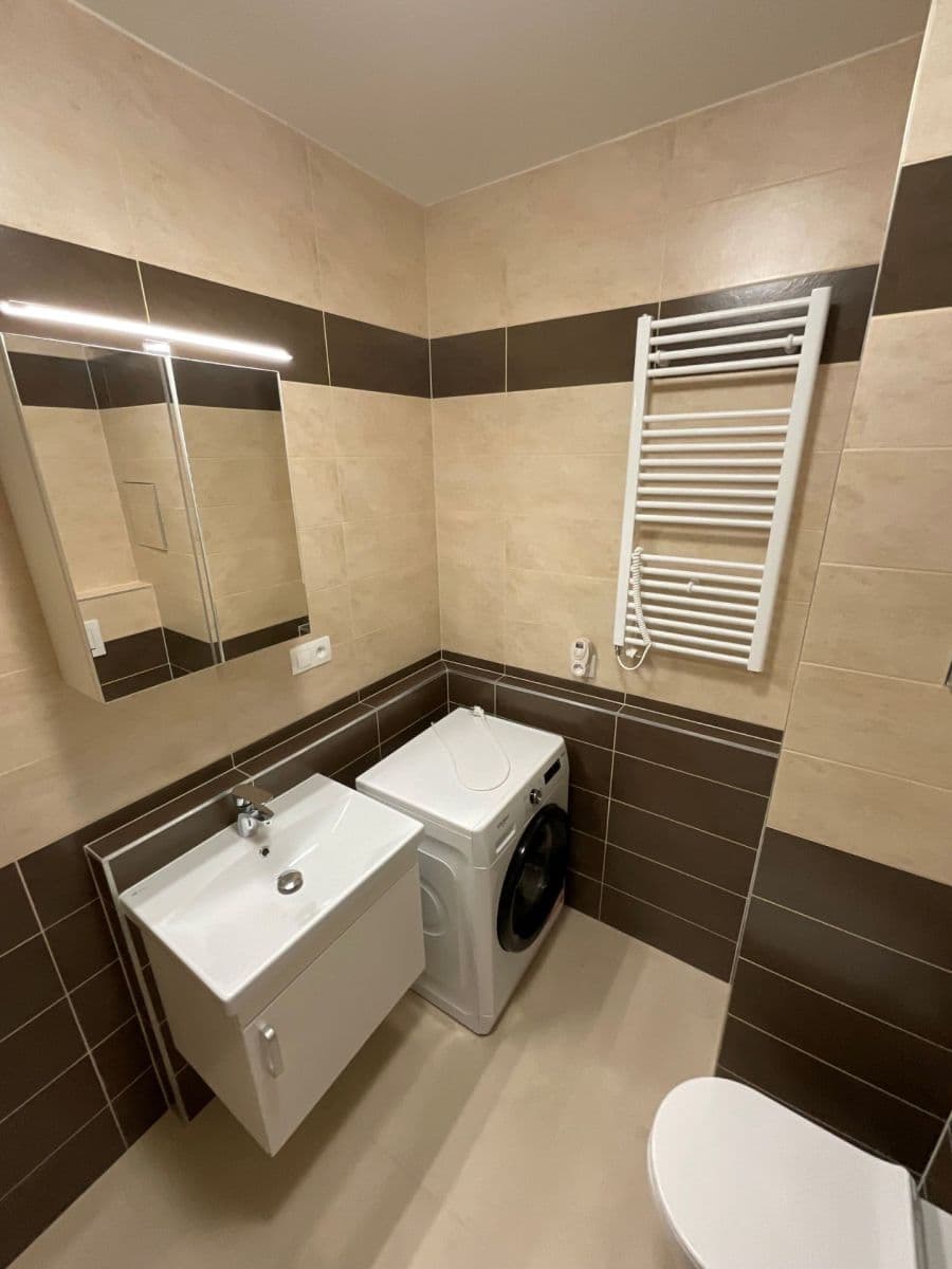 Prenájom bytu 1-izbový 40 m², Žitavská, Jihlava, Kraj Vysočina Prenájom bytu 1-izbový 40 m², Žitavská, Jihlava, Kraj Vysočina