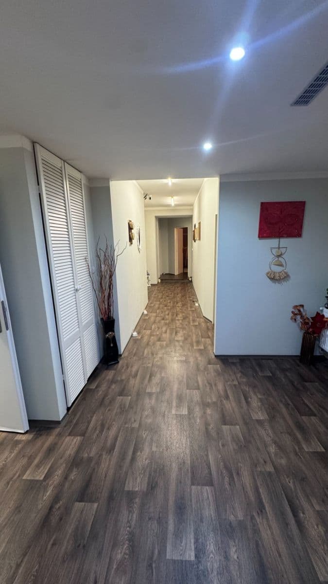 Predaj nebytového priestoru 200 m², Velehradská, Praha, Praha Predaj nebytového priestoru 200 m², Velehradská, Praha, Praha