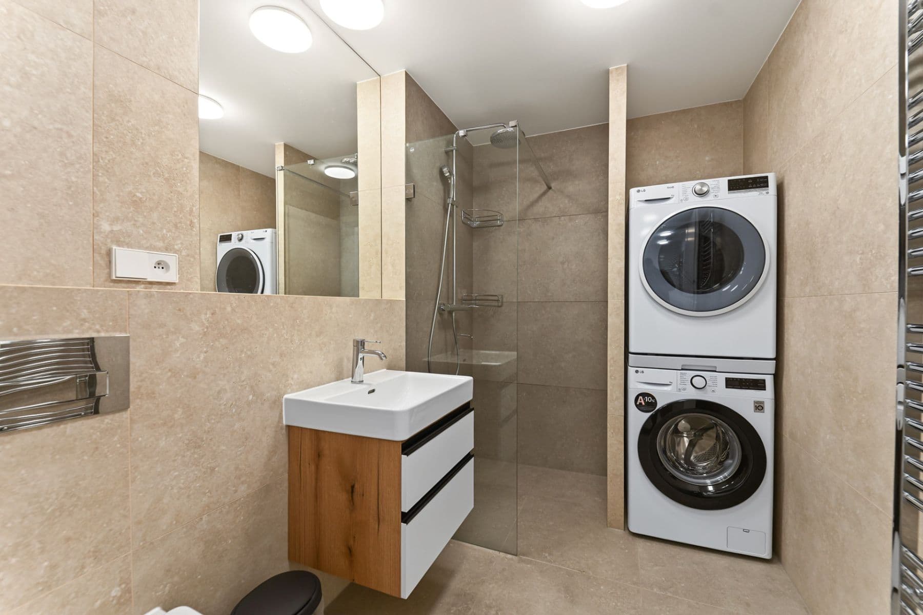 Prenájom bytu 1-izbový 41 m², Pod Drinopolem, Praha, Praha Prenájom bytu 1-izbový 41 m², Pod Drinopolem, Praha, Praha