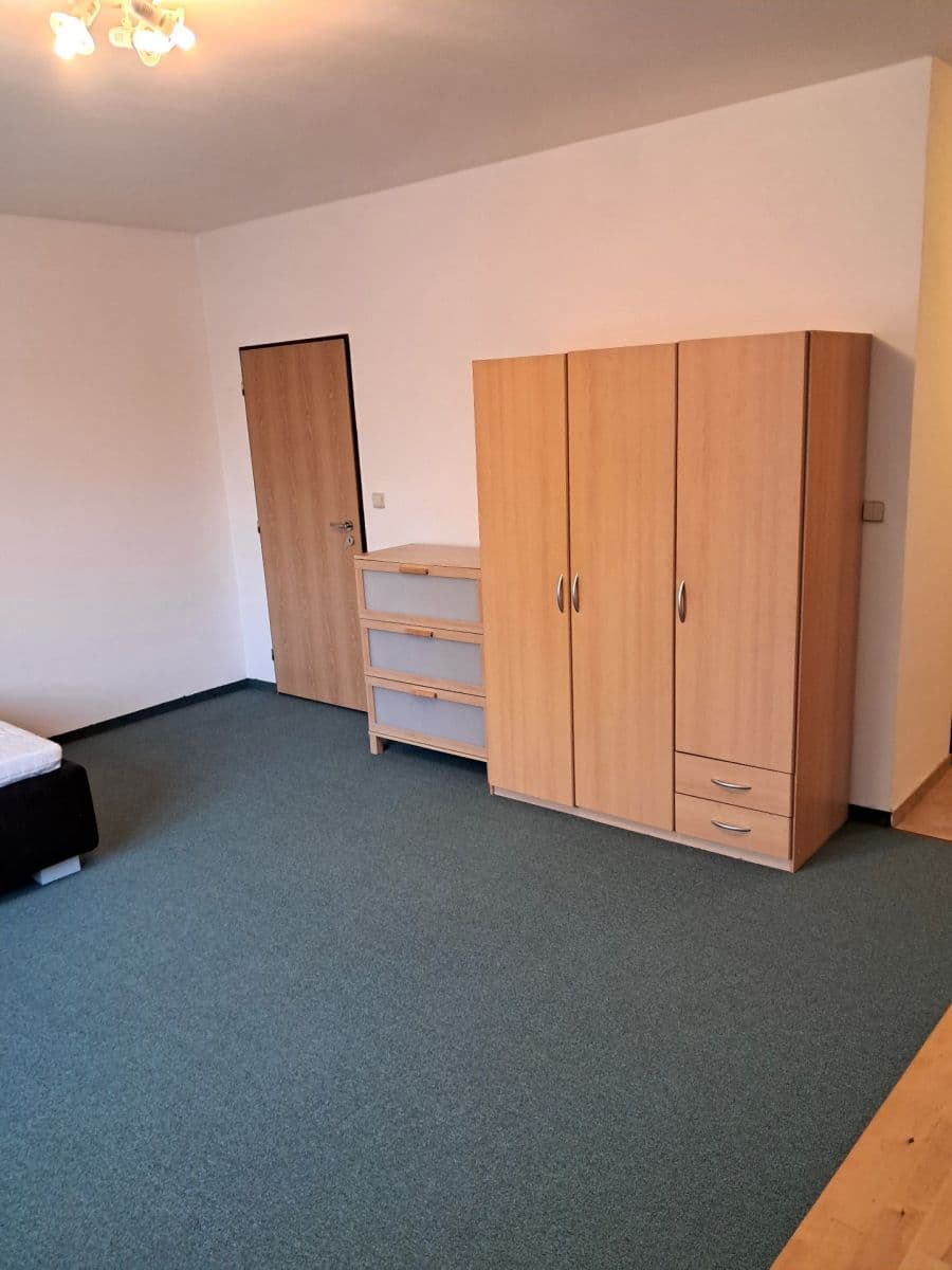 Prenájom bytu 1-izbový 40 m², Ďáblická, Praha, Praha Prenájom bytu 1-izbový 40 m², Ďáblická, Praha, Praha