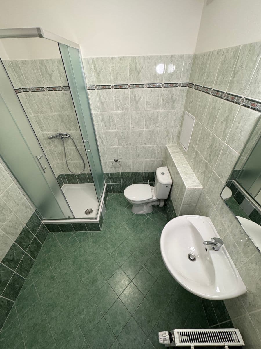 Prenájom bytu 1-izbový 40 m², Ďáblická, Praha, Praha Prenájom bytu 1-izbový 40 m², Ďáblická, Praha, Praha