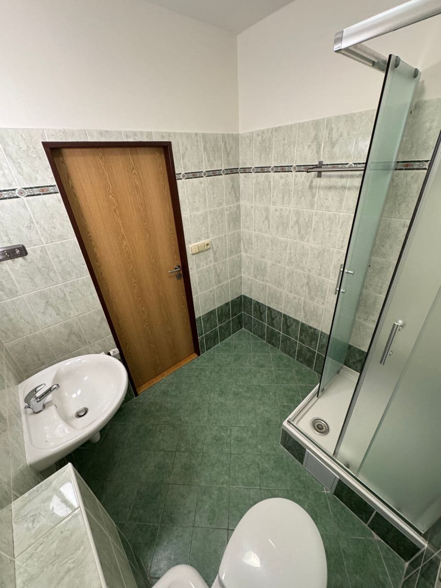 Prenájom bytu 1-izbový 40 m², Ďáblická, Praha, Praha Prenájom bytu 1-izbový 40 m², Ďáblická, Praha, Praha