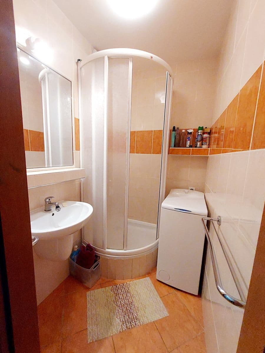 Predaj bytu 1-izbový 35 m², Pádivého, Trenčín, Trenčiansky kraj Predaj bytu 1-izbový 35 m², Pádivého, Trenčín, Trenčiansky kraj