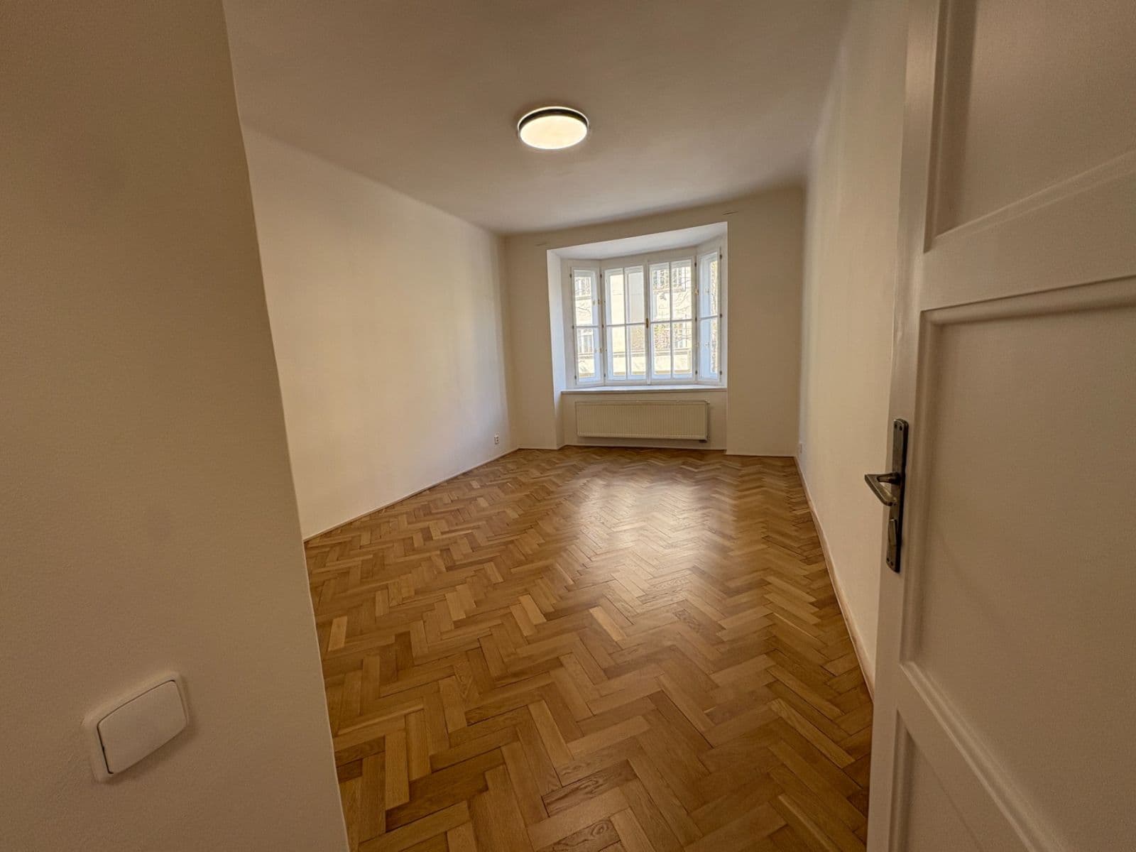 Prenájom bytu 3-izbový 85 m², Milešovská, Praha, Praha Prenájom bytu 3-izbový 85 m², Milešovská, Praha, Praha