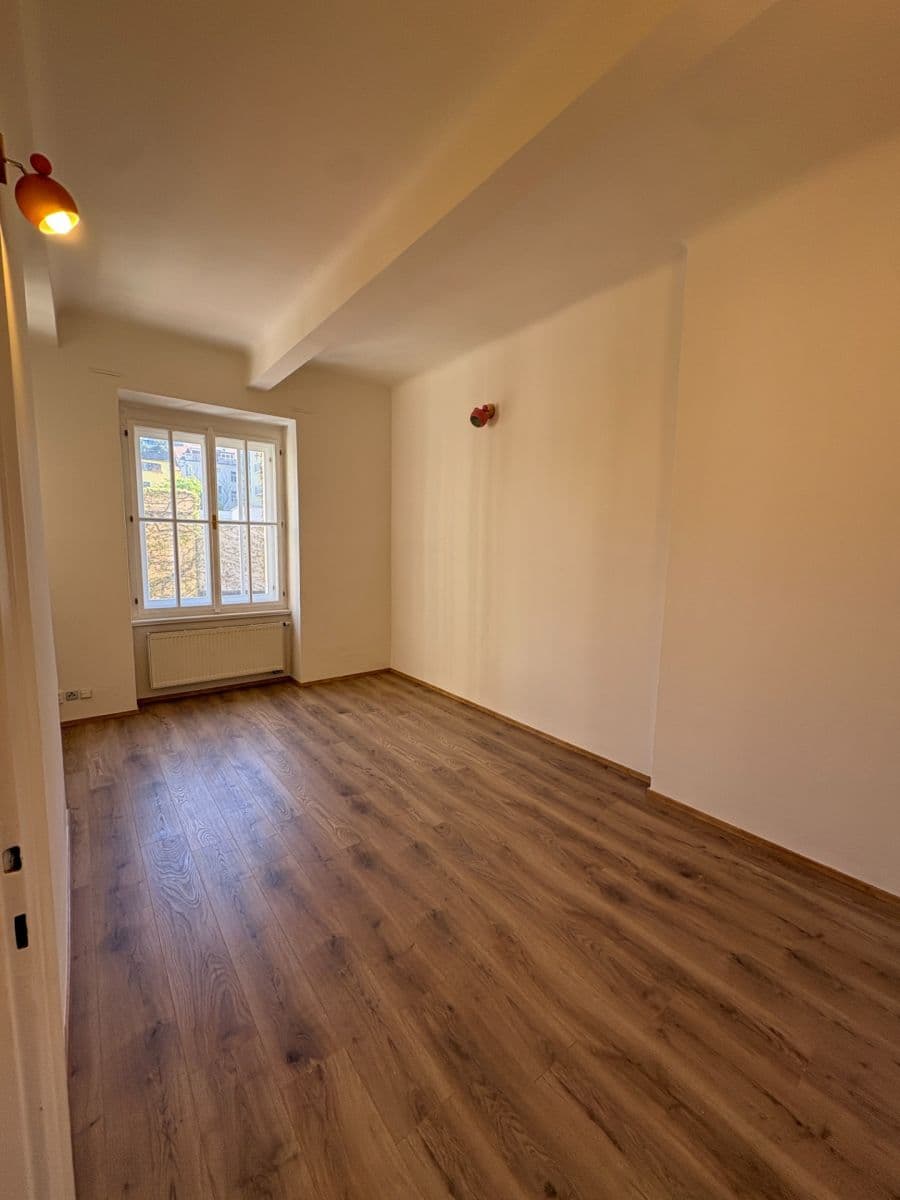 Prenájom bytu 3-izbový 85 m², Milešovská, Praha, Praha Prenájom bytu 3-izbový 85 m², Milešovská, Praha, Praha