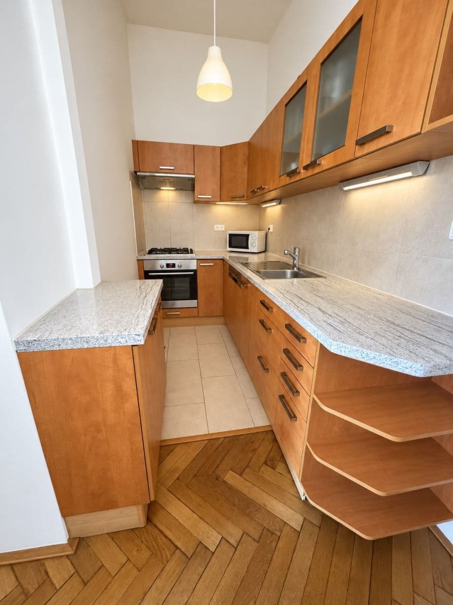 Prenájom bytu 3-izbový 85 m², Milešovská, Praha, Praha Prenájom bytu 3-izbový 85 m², Milešovská, Praha, Praha