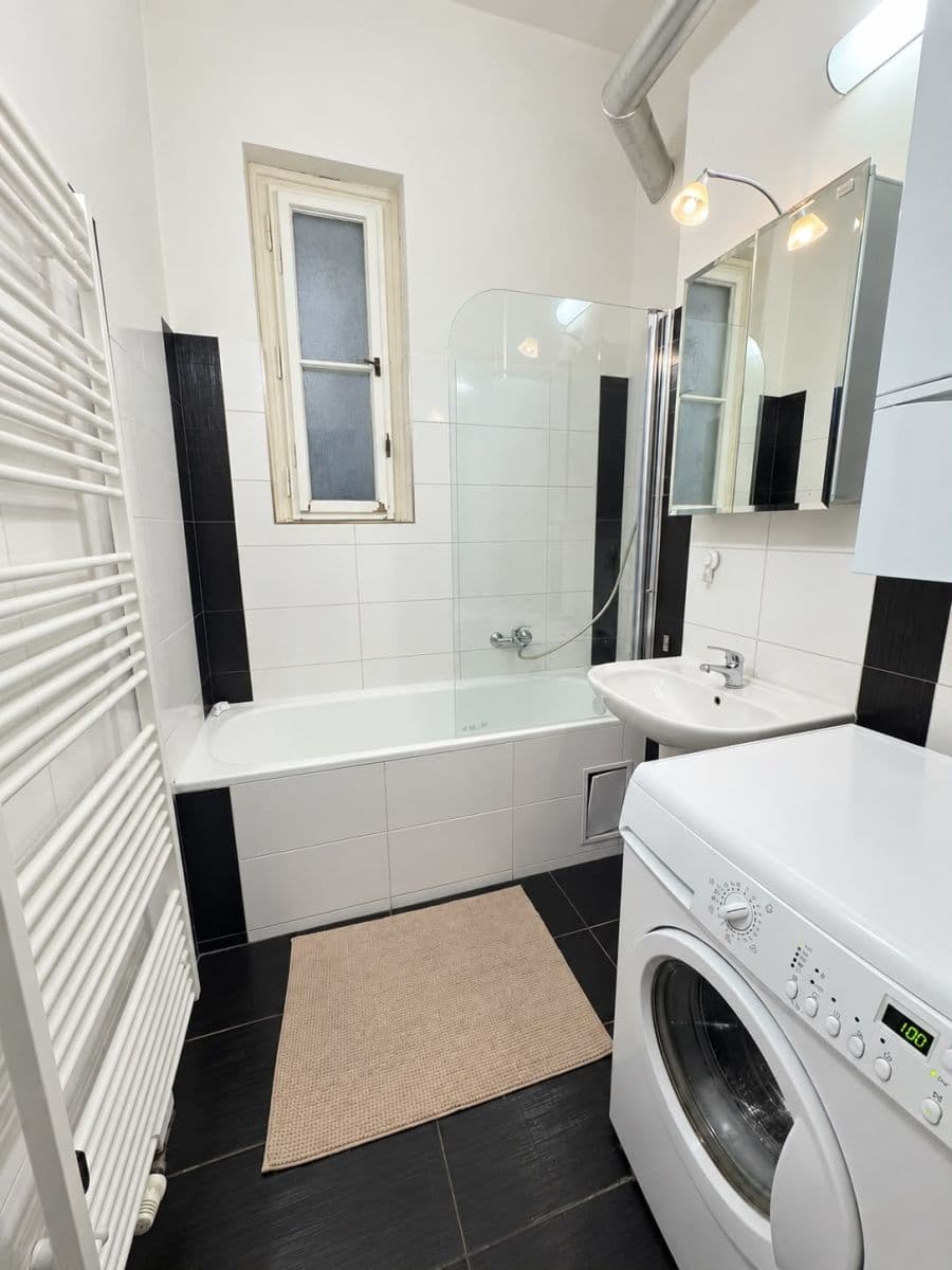 Prenájom bytu 3-izbový 85 m², Milešovská, Praha, Praha Prenájom bytu 3-izbový 85 m², Milešovská, Praha, Praha