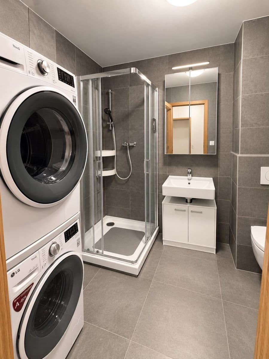 Prenájom bytu 2-izbový 56 m², U Kasáren, Dašice, Pardubický kraj Prenájom bytu 2-izbový 56 m², U Kasáren, Dašice, Pardubický kraj