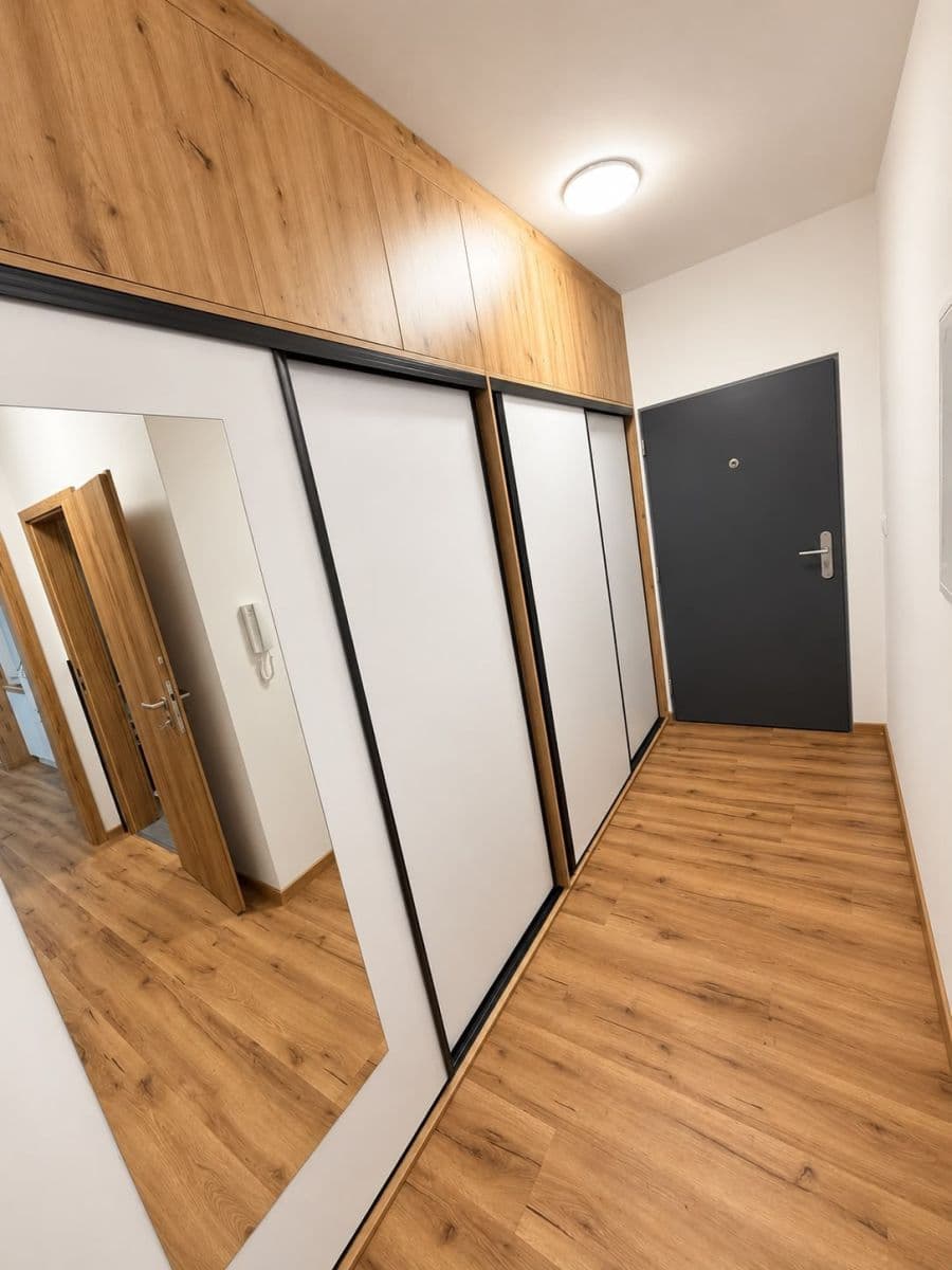 Prenájom bytu 2-izbový 56 m², U Kasáren, Dašice, Pardubický kraj Prenájom bytu 2-izbový 56 m², U Kasáren, Dašice, Pardubický kraj