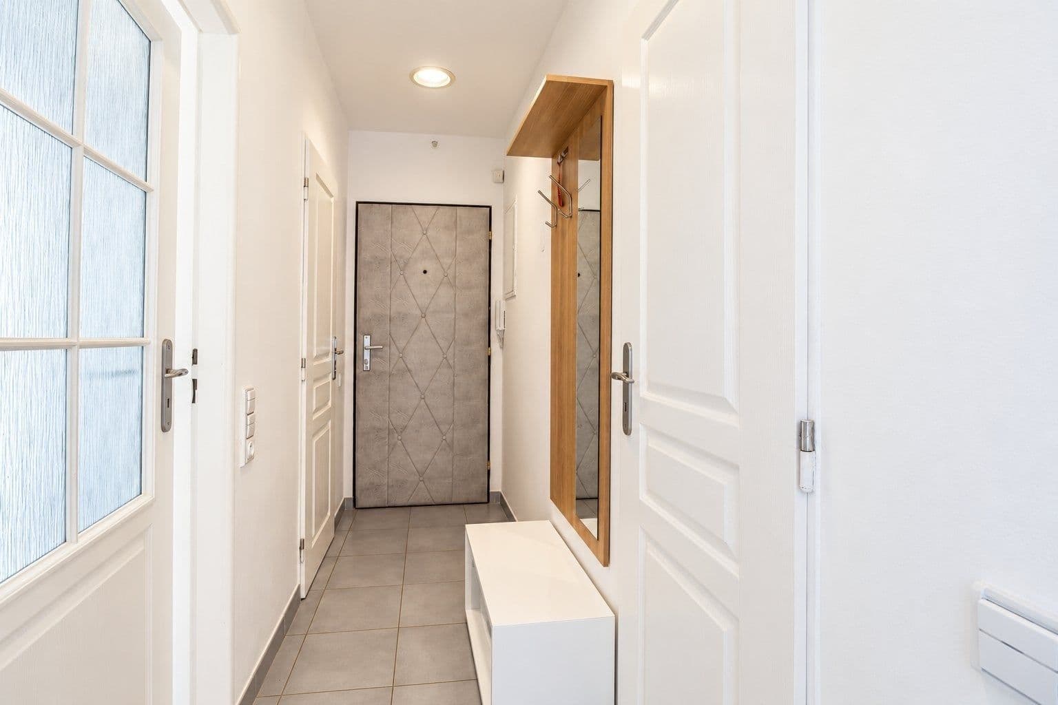 Prenájom bytu 2-izbový 37 m², Křivá, Praha, Praha Prenájom bytu 2-izbový 37 m², Křivá, Praha, Praha