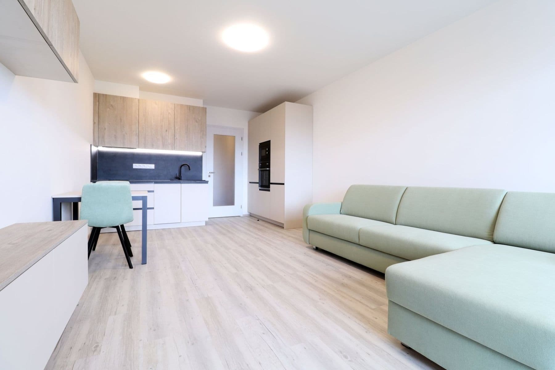 Prenájom bytu 1-izbový 34 m², Výstavní, Praha, Praha Prenájom bytu 1-izbový 34 m², Výstavní, Praha, Praha