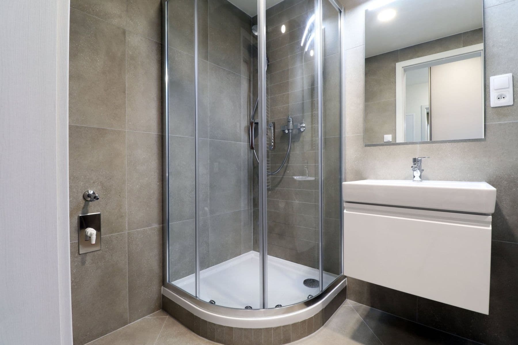 Prenájom bytu 1-izbový 34 m², Výstavní, Praha, Praha Prenájom bytu 1-izbový 34 m², Výstavní, Praha, Praha