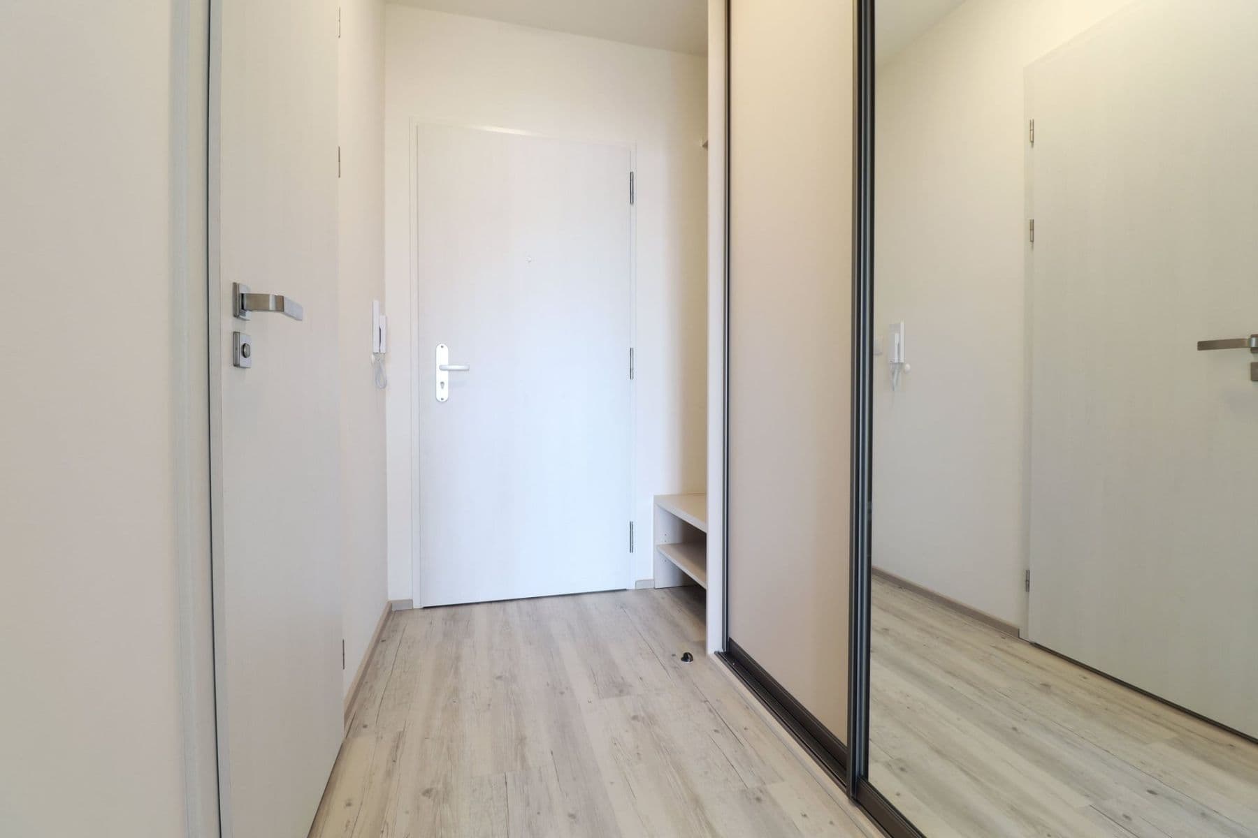 Prenájom bytu 1-izbový 34 m², Výstavní, Praha, Praha Prenájom bytu 1-izbový 34 m², Výstavní, Praha, Praha