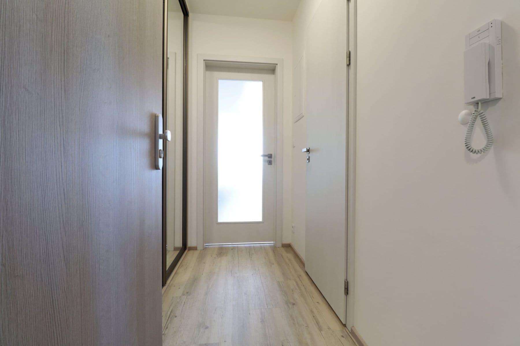 Prenájom bytu 1-izbový 34 m², Výstavní, Praha, Praha Prenájom bytu 1-izbový 34 m², Výstavní, Praha, Praha