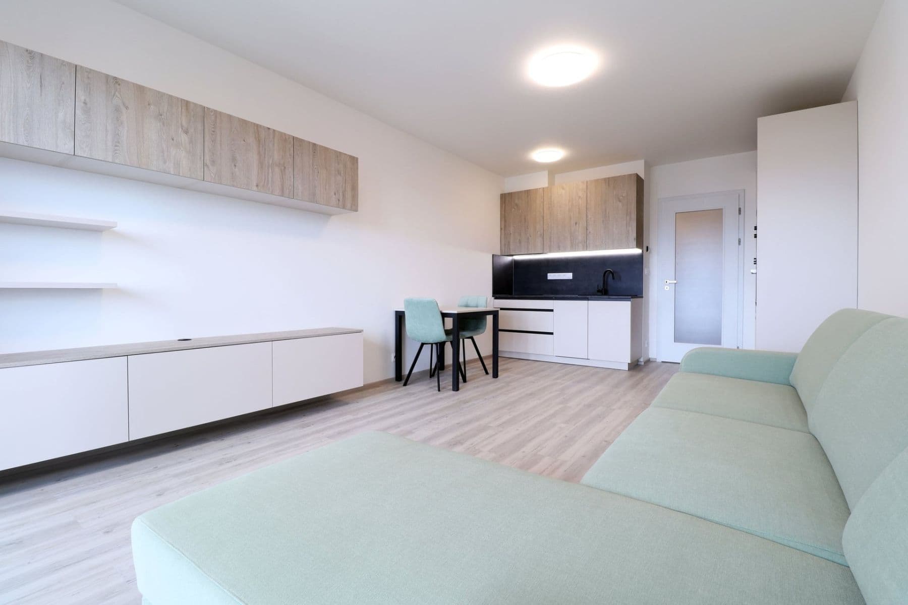 Prenájom bytu 1-izbový 34 m², Výstavní, Praha, Praha Prenájom bytu 1-izbový 34 m², Výstavní, Praha, Praha