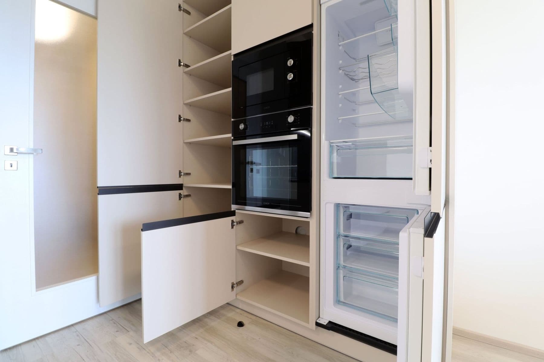Prenájom bytu 1-izbový 34 m², Výstavní, Praha, Praha Prenájom bytu 1-izbový 34 m², Výstavní, Praha, Praha