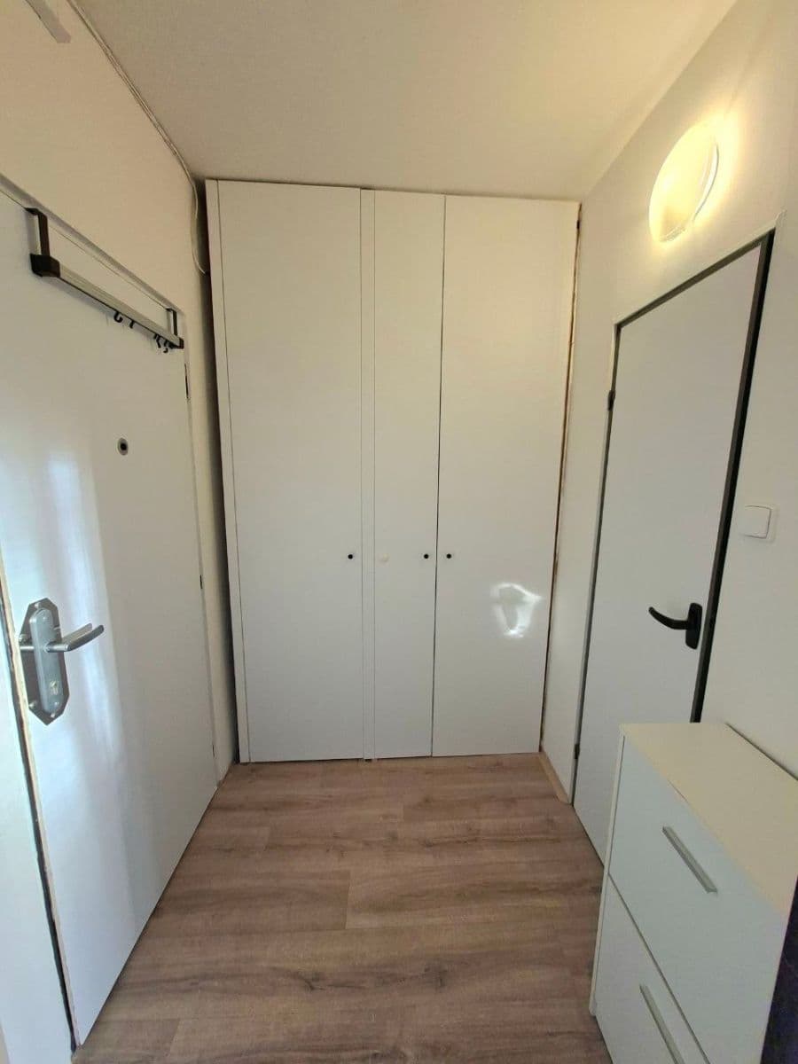 Prenájom bytu 1-izbový 27 m², Novodvorská, Praha, Praha Prenájom bytu 1-izbový 27 m², Novodvorská, Praha, Praha