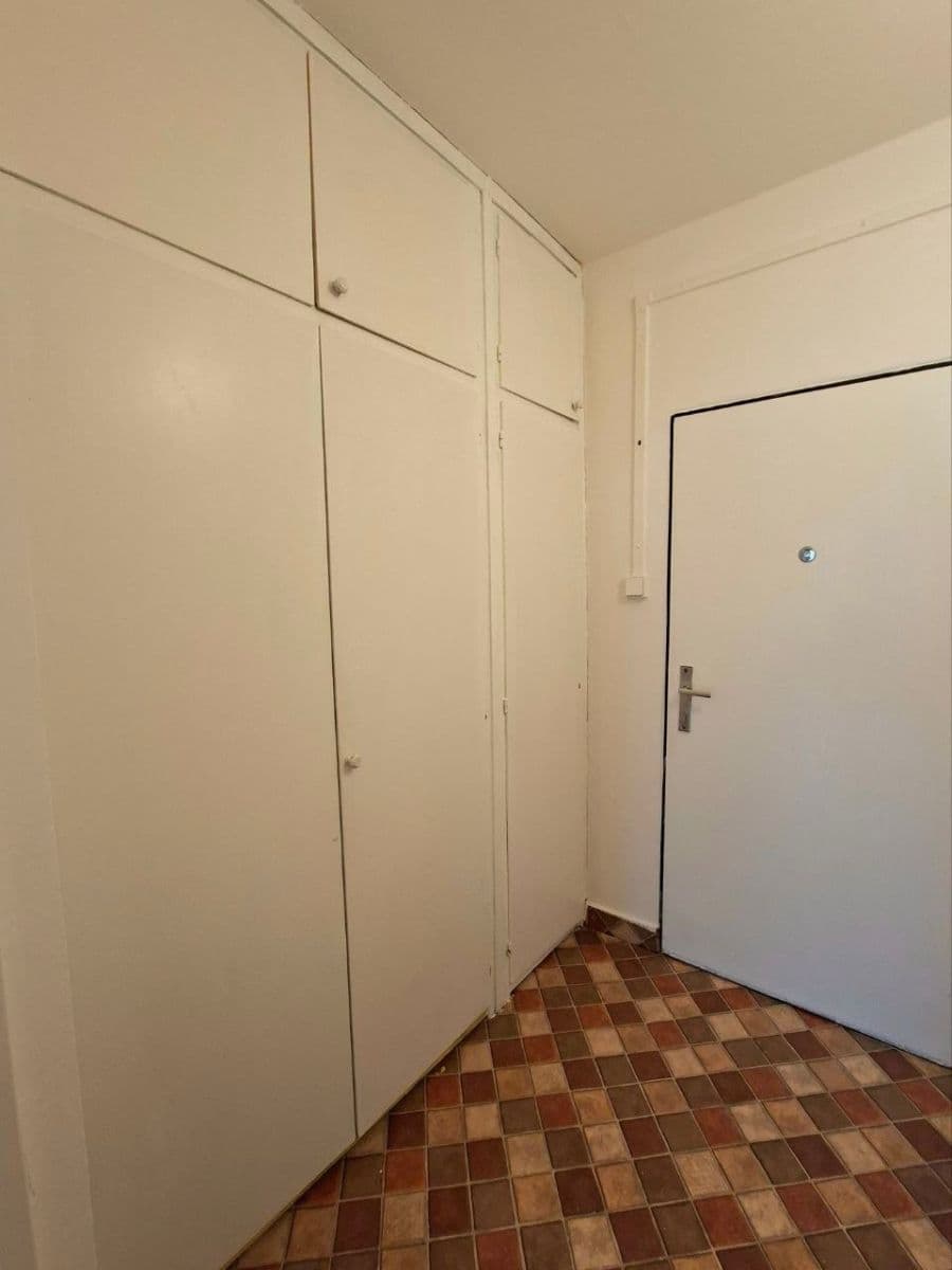 Prenájom bytu 1-izbový 27 m², Počernická, Praha, Praha Prenájom bytu 1-izbový 27 m², Počernická, Praha, Praha