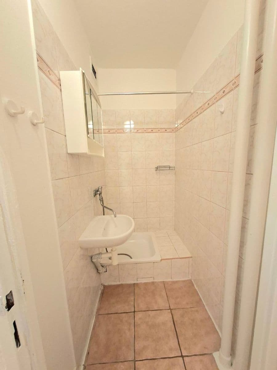 Prenájom bytu 1-izbový 27 m², Počernická, Praha, Praha Prenájom bytu 1-izbový 27 m², Počernická, Praha, Praha