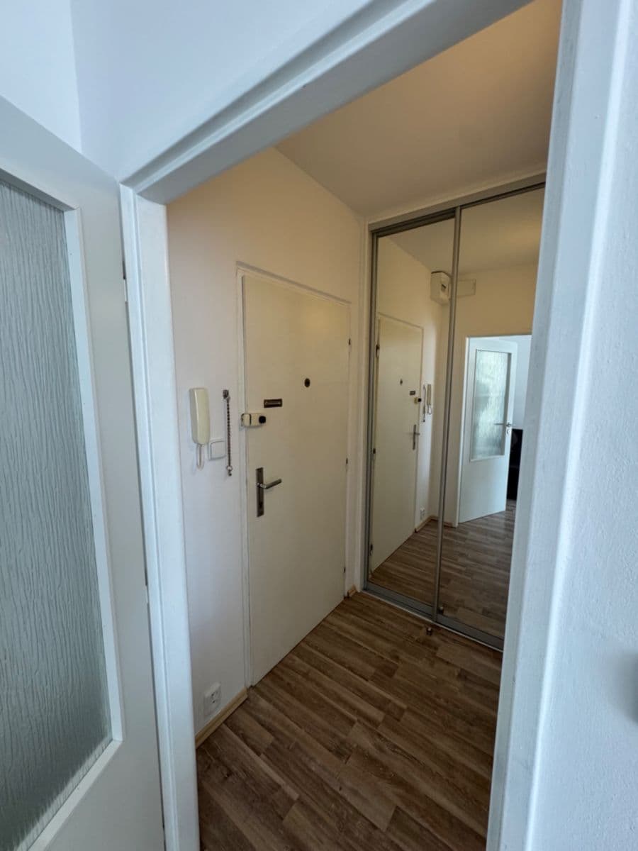 Prenájom bytu 1-izbový 27 m², Litoměřická, Praha, Praha Prenájom bytu 1-izbový 27 m², Litoměřická, Praha, Praha