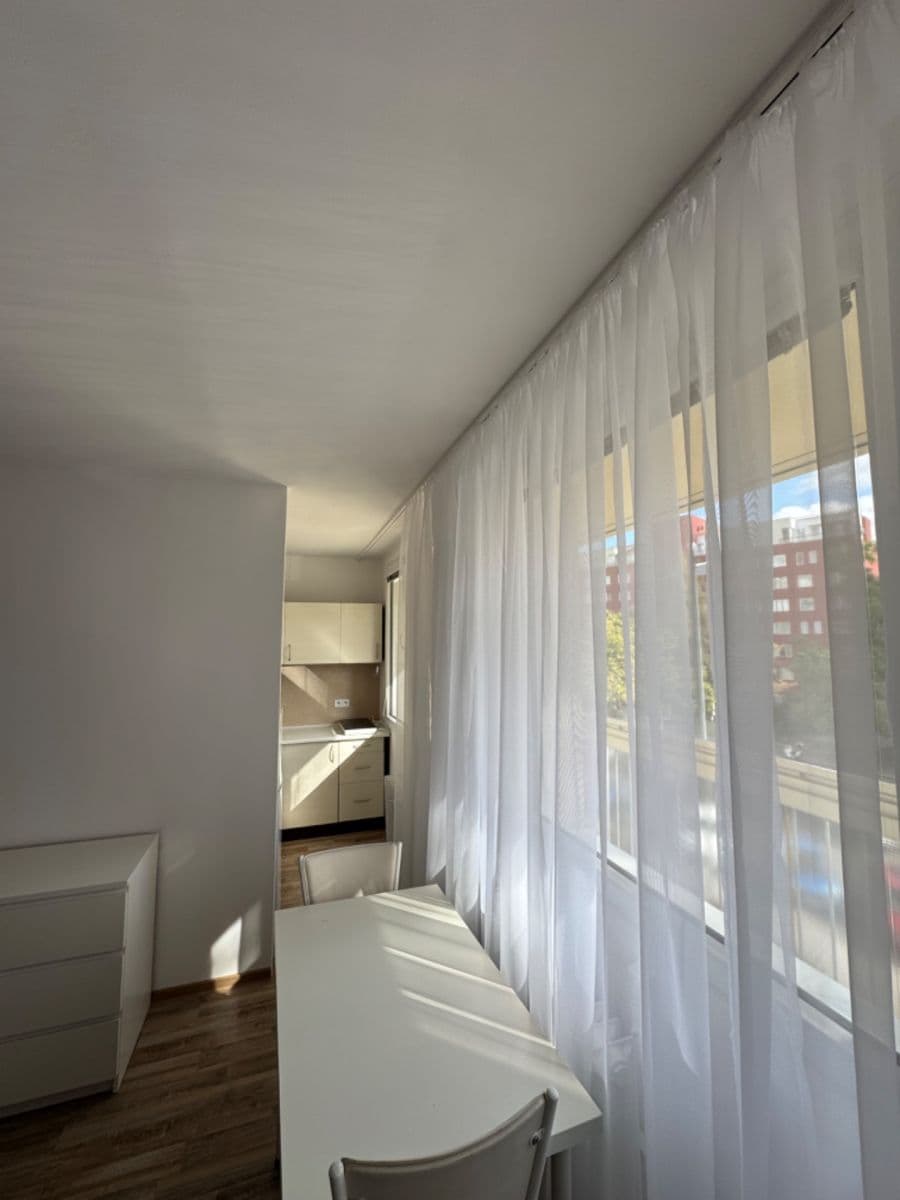 Prenájom bytu 1-izbový 27 m², Litoměřická, Praha, Praha Prenájom bytu 1-izbový 27 m², Litoměřická, Praha, Praha