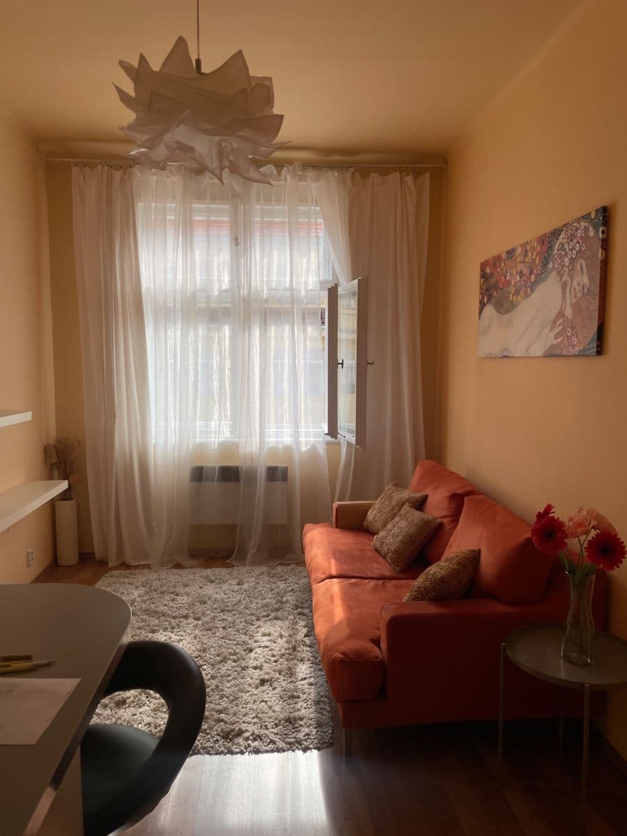 Prenájom bytu 2-izbový 49 m², Písecká, Praha, Praha Prenájom bytu 2-izbový 49 m², Písecká, Praha, Praha