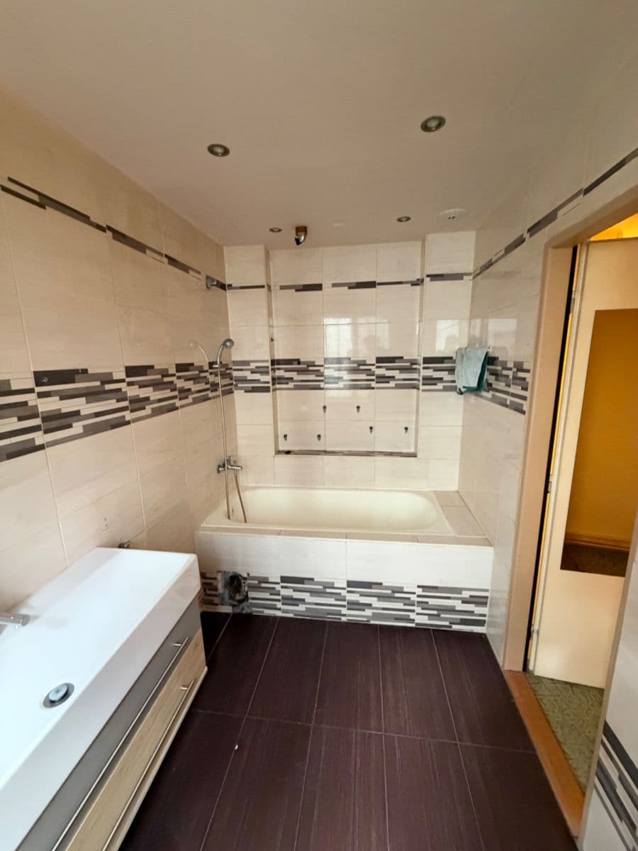 Predaj bytu 3-izbový 86 m², Mánesova, Praha, Praha Predaj bytu 3-izbový 86 m², Mánesova, Praha, Praha