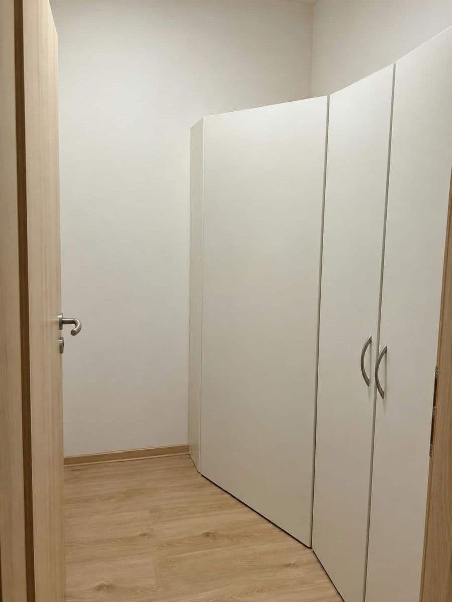 Prenájom bytu 1-izbový 35 m², Janského, Olomouc, Olomoucký kraj Prenájom bytu 1-izbový 35 m², Janského, Olomouc, Olomoucký kraj