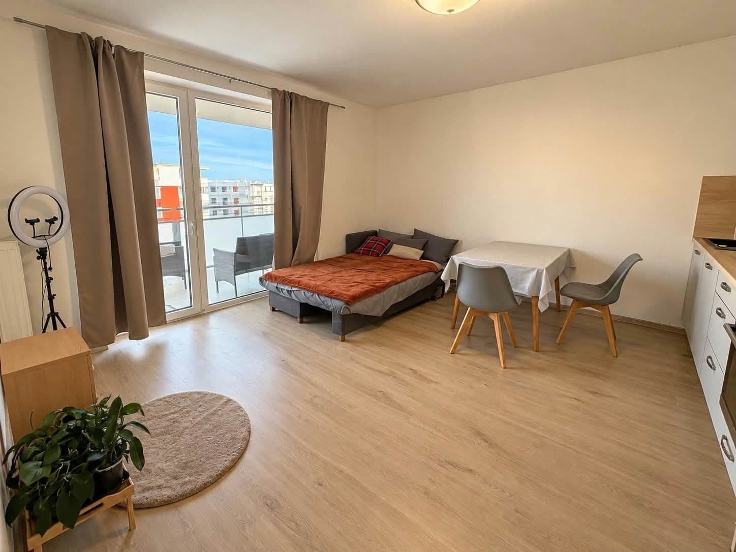 Prenájom bytu 1-izbový 35 m², Janského, Olomouc, Olomoucký kraj Prenájom bytu 1-izbový 35 m², Janského, Olomouc, Olomoucký kraj
