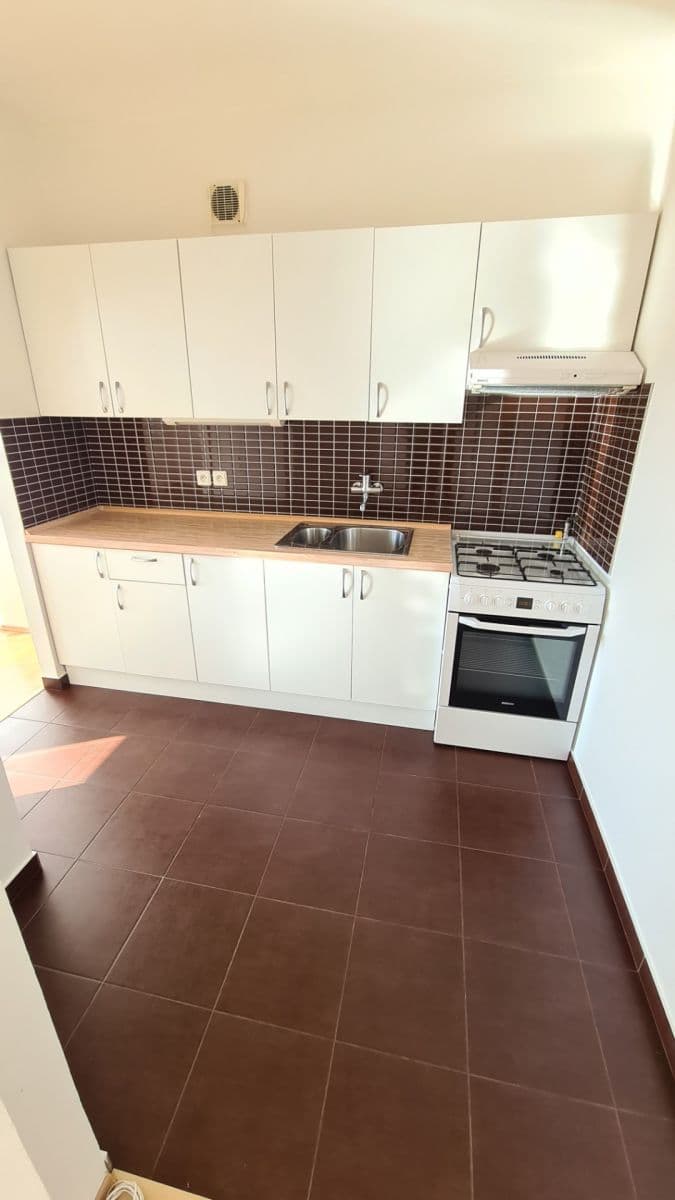 Prenájom bytu 3-izbový 70 m², Pod Pekařkou, Praha, Praha Prenájom bytu 3-izbový 70 m², Pod Pekařkou, Praha, Praha